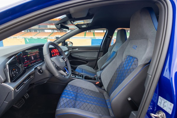 Volkswagen Golf R Performance phiên bản 'vạn người mê', giá gần 1,9 tỉ có gì khác biệt?