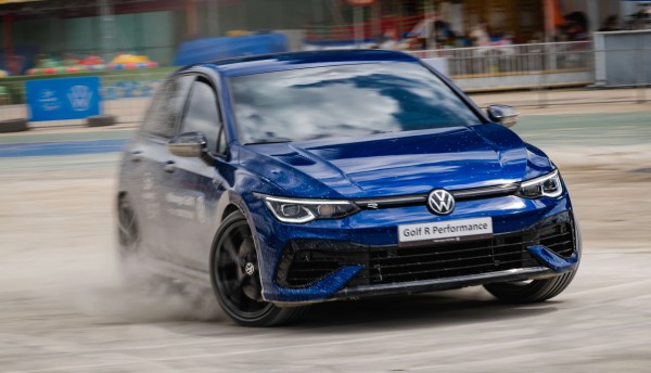Volkswagen Golf R Performance phiên bản 'vạn người mê', giá gần 1,9 tỉ có gì khác biệt?