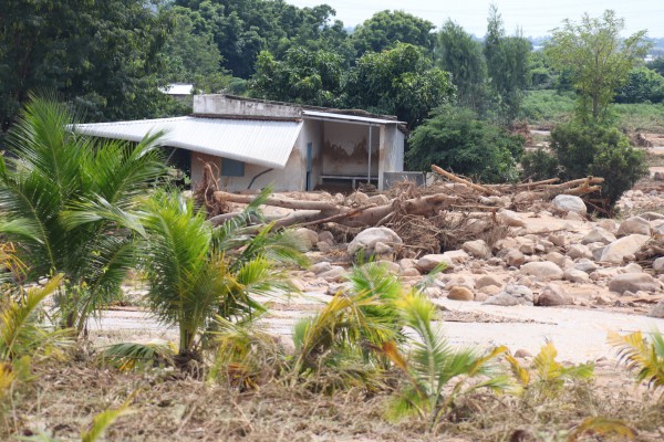 Vỡ hồ chứa nước ở Tuy Phong: Dự án nằm trên đất rừng hay đất nông nghiệp?