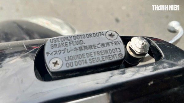 Xe máy bị ngập nước, vì sao cần thiết phải thay dầu phanh?