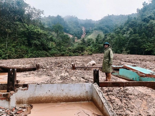 'Đất đã no nước, chỉ cần trận mưa lớn là sạt lở tan hoang'