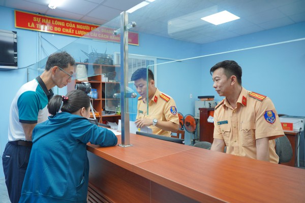 Giấy phép lái xe mới: Tăng bảo mật, chống làm giả Giấy phép lái xe mới: Tăng bảo mật, chống làm giả