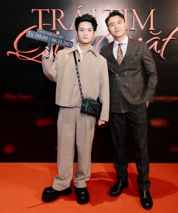 Kaity Nguyễn, Trâm Anh so kè nhan sắc khi dự ra mắt phim Kaity Nguyễn, Trâm Anh so kè nhan sắc khi dự ra mắt phim