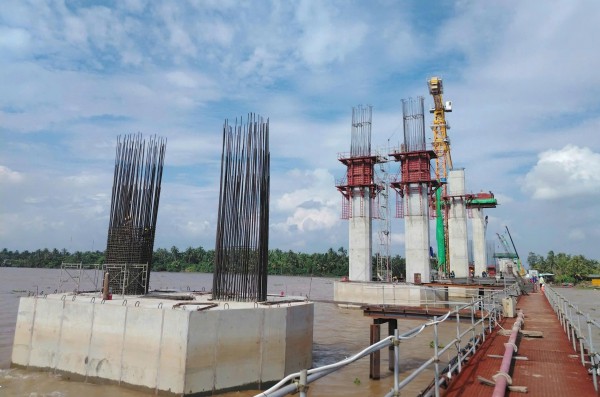 Hình hài cầu Đại Ngãi 1 nối Cần Thơ và Vĩnh Long sau 1 năm khởi công Hình hài cầu Đại Ngãi 1 nối Cần Thơ và Vĩnh Long sau 1 năm khởi công