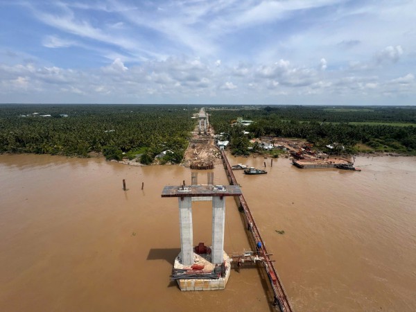 Hình hài cầu Đại Ngãi 1 nối Cần Thơ và Vĩnh Long sau 1 năm khởi công Hình hài cầu Đại Ngãi 1 nối Cần Thơ và Vĩnh Long sau 1 năm khởi công