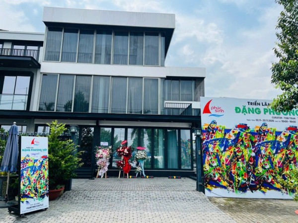 Bí quyết tổ chức triển lãm nghệ thuật của “Vua tiêu” - ông chủ Painting Castle Gallery Bí quyết tổ chức triển lãm nghệ thuật của “Vua tiêu” - ông chủ Painting Castle Gallery