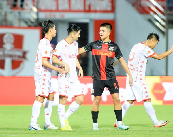 Tiền vệ Việt kiều Trần Thành Trung tăng tốc cùng U.23 Việt Nam: Giấc mơ SEA Games 33 Tiền vệ Việt kiều Trần Thành Trung tăng tốc cùng U.23 Việt Nam: Giấc mơ SEA Games 33