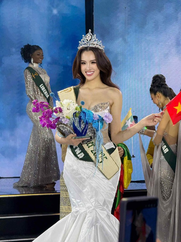 Hành trình trở thành Á hậu 2 Miss Earth của Trịnh Mỹ Anh Hành trình trở thành Á hậu 2 Miss Earth của Trịnh Mỹ Anh