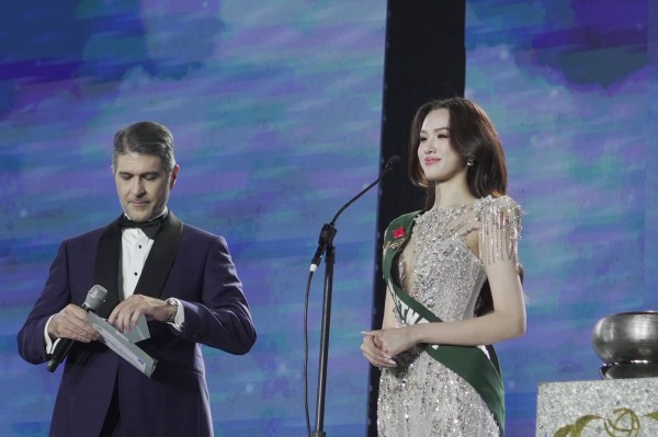 Hành trình trở thành Á hậu 2 Miss Earth của Trịnh Mỹ Anh Hành trình trở thành Á hậu 2 Miss Earth của Trịnh Mỹ Anh