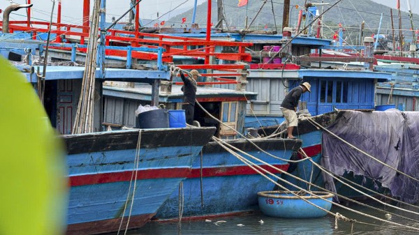 Thủy điện phải chủ động xả nước điều tiết lũ ứng phó bão số 13 Kalmaegi Thủy điện phải chủ động xả nước điều tiết lũ ứng phó bão số 13 Kalmaegi