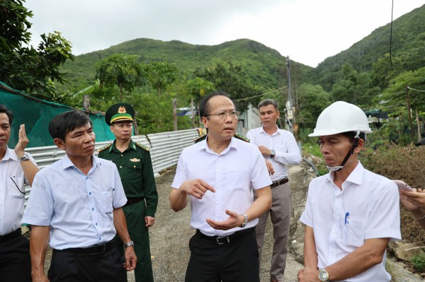 Nam Trung bộ căng mình ứng phó bão Kalmaegi Nam Trung bộ căng mình ứng phó bão Kalmaegi