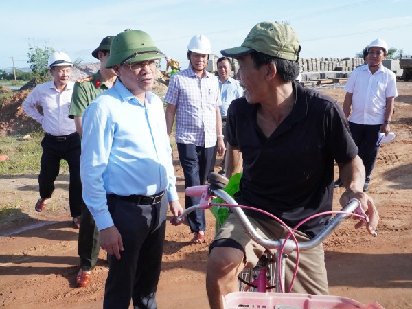 Nam Trung bộ căng mình ứng phó bão Kalmaegi Nam Trung bộ căng mình ứng phó bão Kalmaegi