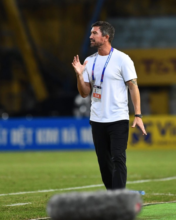 Làn gió trong lành mang tên Harry Kewell, CLB Hà Nội đang hồi sinh…