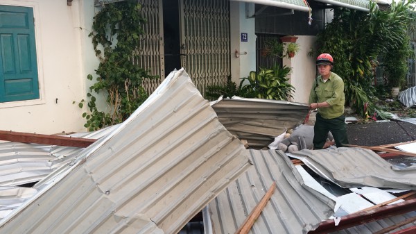 Gia Lai: Nhiều nhà tốc mái, 2 người tử vong do bão số 13 Kalmaegi