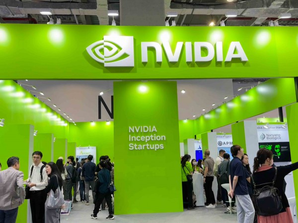 Mỹ chặn đường xuất khẩu chip AI Blackwell của NVIDIA sang Trung Quốc Mỹ chặn đường xuất khẩu chip AI Blackwell của NVIDIA sang Trung Quốc