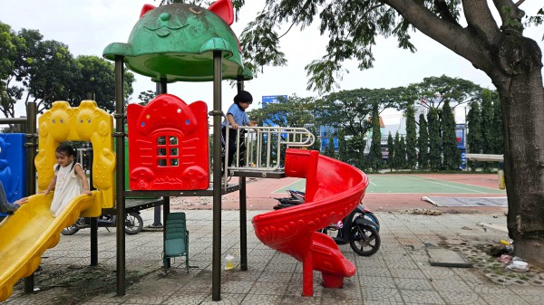 TP.HCM: Phường Bình Tân tháo dỡ sân tennis 2.800 m2 để làm nơi sinh hoạt cộng đồng