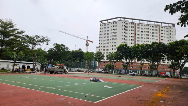 TP.HCM: Phường Bình Tân tháo dỡ sân tennis 2.800 m2 để làm nơi sinh hoạt cộng đồng