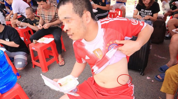 Lời kể rùng rợn của người Việt Nam thoát bẫy 'việc nhẹ lương cao' ở Campuchia Lời kể rùng rợn của người Việt Nam thoát bẫy 'việc nhẹ lương cao' ở Campuchia