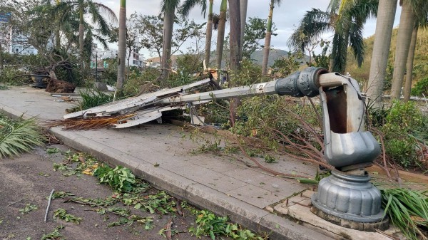 Gia Lai: Hơn 3.500 nhà dân bị sập, tốc mái do bão Kalmaegi Gia Lai: Hơn 3.500 nhà dân bị sập, tốc mái do bão Kalmaegi