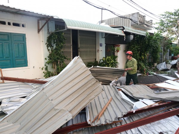 Gia Lai: Hơn 3.500 nhà dân bị sập, tốc mái do bão Kalmaegi Gia Lai: Hơn 3.500 nhà dân bị sập, tốc mái do bão Kalmaegi