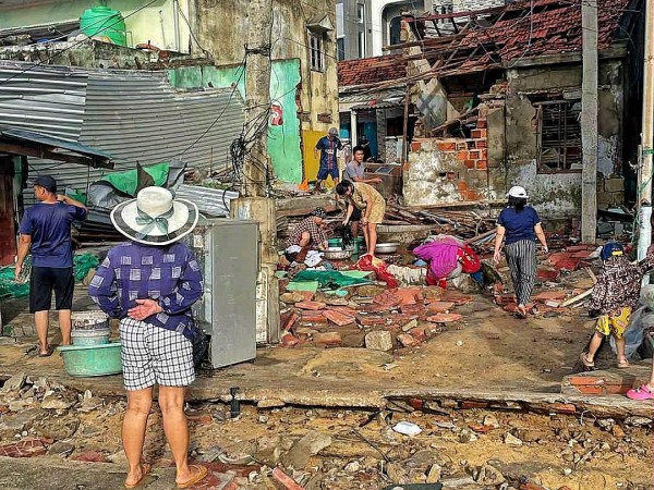 Gia Lai: Hơn 3.500 nhà dân bị sập, tốc mái do bão Kalmaegi Gia Lai: Hơn 3.500 nhà dân bị sập, tốc mái do bão Kalmaegi