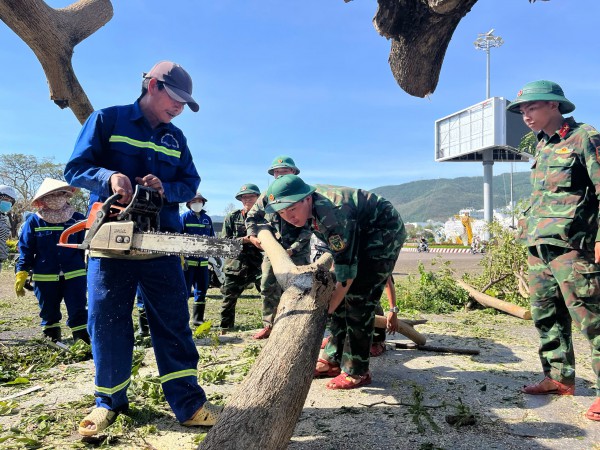 Gia Lai: Hơn 3.500 nhà dân bị sập, tốc mái do bão Kalmaegi Gia Lai: Hơn 3.500 nhà dân bị sập, tốc mái do bão Kalmaegi
