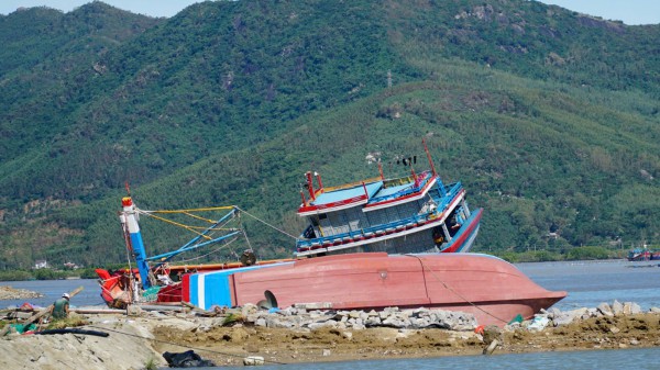 Bão Kalmaegi 'thổi bay' hơn 5.000 tỉ đồng, Gia Lai nỗ lực không để người dân đói rét