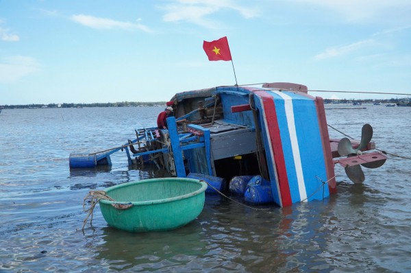 Vùng biển Gia Lai hoang tàn sau bão Kalmaegi Vùng biển Gia Lai hoang tàn sau bão Kalmaegi