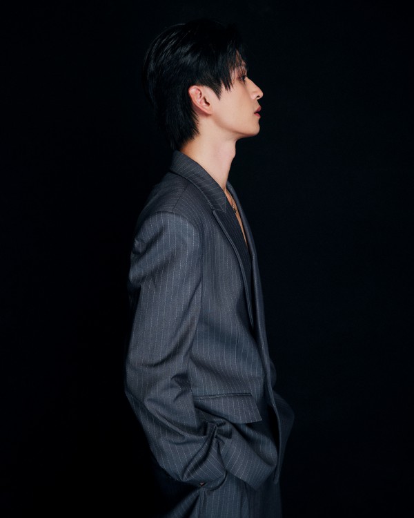 Trần Nghĩa khoe vẻ điển trai