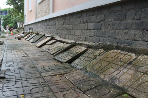 Phường lún nhanh nhất TP.HCM 'chìm' gần 1 mét: Nhiều nhà dân nứt tường, vỡ nền Phường lún nhanh nhất TP.HCM 'chìm' gần 1 mét: Nhiều nhà dân nứt tường, vỡ nền