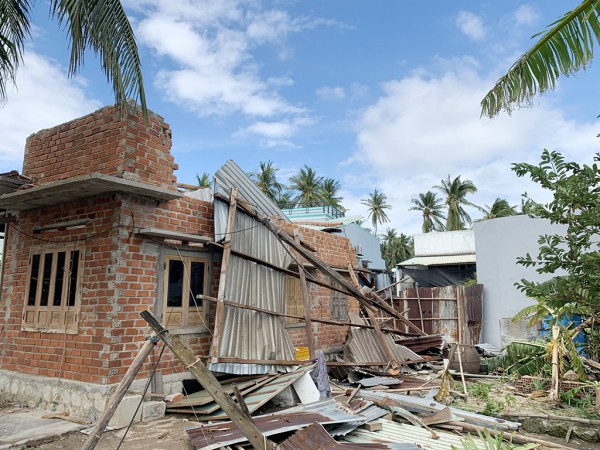 Khắc khoải ước mong dựng lại nhà sau bão dữ