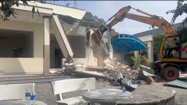 Cưỡng chế hơn 6 ha đất công bị lấn chiếm ở đồi cát bay Mũi Né