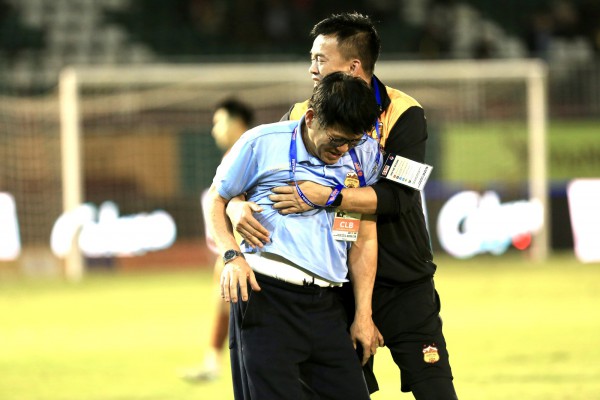 HAGL thoát thua Thanh Hóa nhờ bàn thắng nghẹt thở phút 100: Ông Vũ Tiến Thành ăn mừng cực lạ