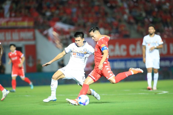 CLB Hải Phòng thắng dễ Đà Nẵng: Bước vào kỳ nghỉ dịp FIFA Days, người vui kẻ buồn