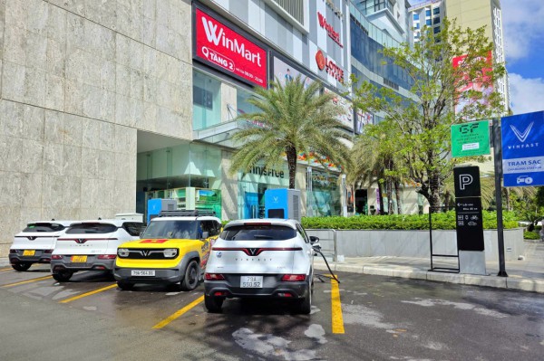 Có nên đổi ô tô chạy xăng sang ô tô điện thời điểm này?