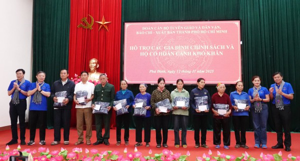 Đoàn cán bộ tuyên giáo, phóng viên TP.HCM thăm các địa chỉ đỏ báo chí cách mạng