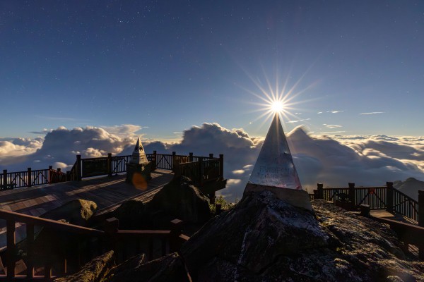 Ngắm dải ngân hà lung linh trong đêm trên đỉnh Fansipan