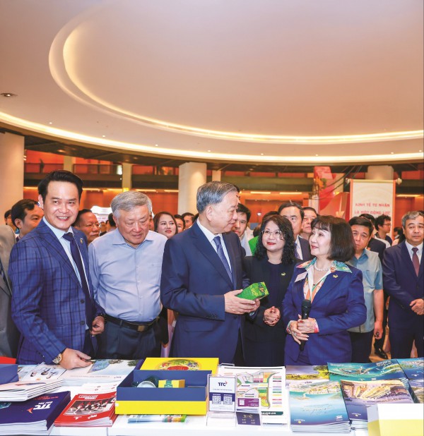 Quản trị khủng hoảng & thích ứng