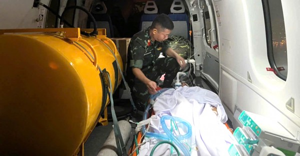 Kỳ tích ca đại phẫu cứu sống bệnh nhân giữa đặc khu Trường Sa