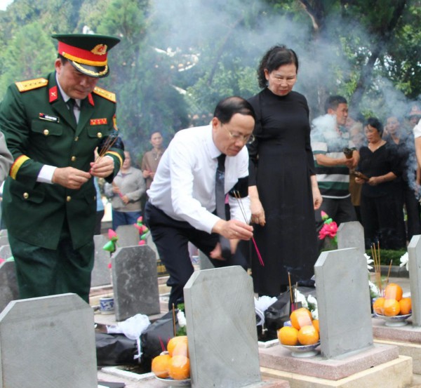 Gia Lai an táng 18 liệt sĩ