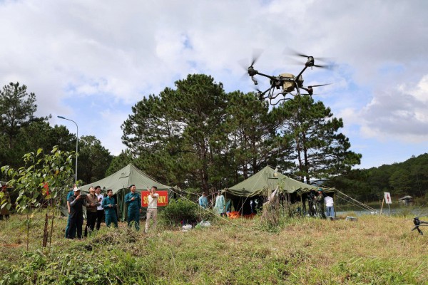 Lâm Đồng: 500 người tham gia diễn tập phòng thủ dân sự tại hồ Tuyền Lâm