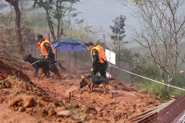 Lâm Đồng: 500 người tham gia diễn tập phòng thủ dân sự tại hồ Tuyền Lâm