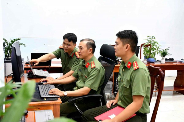 Fanpage Công an Đà Nẵng bứt phá ngoạn mục trên 'mặt trận số' Fanpage Công an Đà Nẵng bứt phá ngoạn mục trên 'mặt trận số'