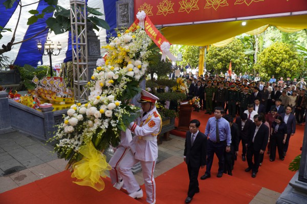 Khánh thành công trình tôn tạo Di tích quốc gia đặc biệt Hang Tám Cô