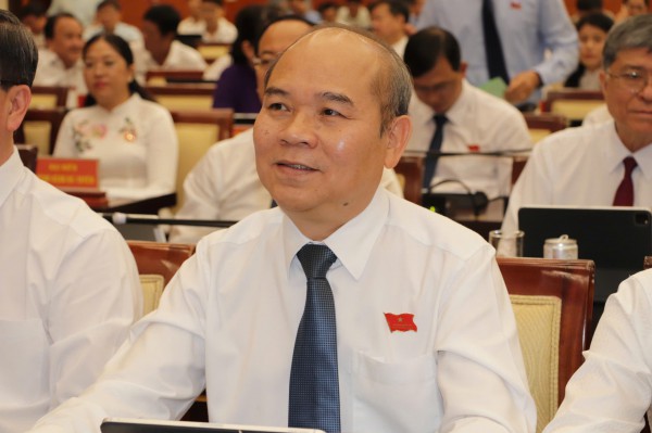 Giới thiệu ông Hoàng Nguyên Dinh, Nguyễn Công Vinh, Trần Văn Bảy bầu Phó chủ tịch UBND TP.HCM Giới thiệu ông Hoàng Nguyên Dinh, Nguyễn Công Vinh, Trần Văn Bảy bầu Phó chủ tịch UBND TP.HCM