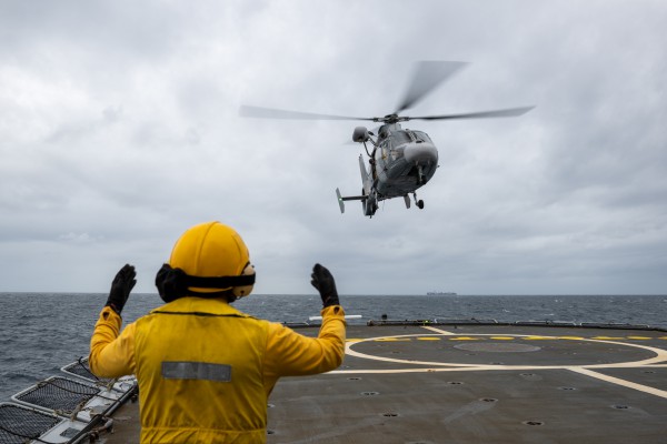 Tàu chiến hạm Pháp Prairial cập cảng Tiên Sa, Đà Nẵng Tàu chiến hạm Pháp Prairial cập cảng Tiên Sa, Đà Nẵng