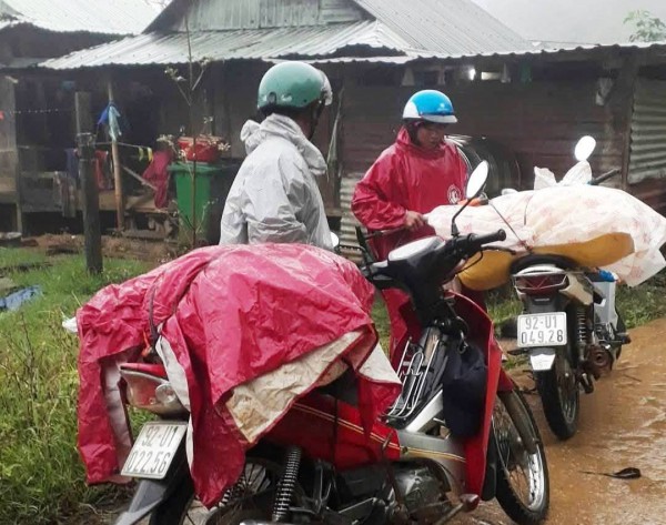 Đà Nẵng: Sạt lở tiếp diễn phức tạp, xã Hùng Sơn sơ tán hàng chục hộ dân Đà Nẵng: Sạt lở tiếp diễn phức tạp, xã Hùng Sơn sơ tán hàng chục hộ dân