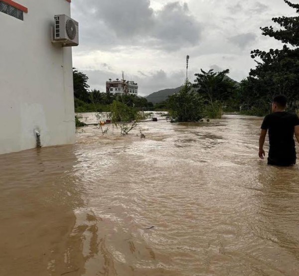 Khánh Hòa: Ngập lụt từ miền núi đến đồng bằng Khánh Hòa: Ngập lụt từ miền núi đến đồng bằng