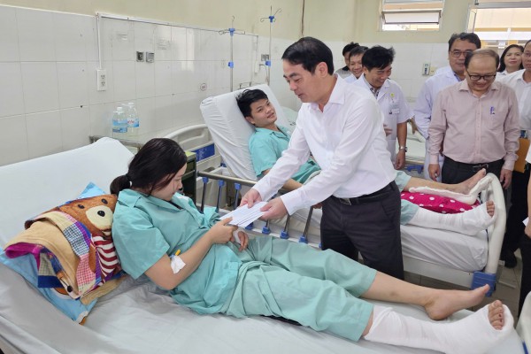 Khánh Hòa sạt lở, ngập lụt khắp nơi, Bí thư Tỉnh ủy triệu tập họp khẩn Khánh Hòa sạt lở, ngập lụt khắp nơi, Bí thư Tỉnh ủy triệu tập họp khẩn