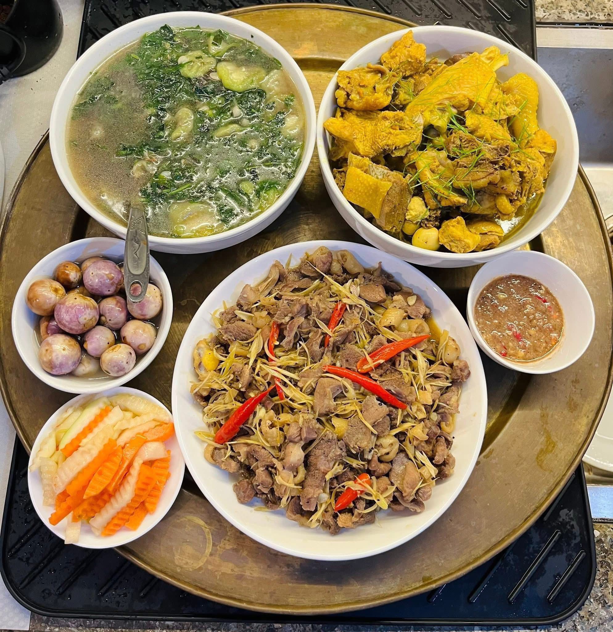 Thực đơn ngày mưa giản dị mà ấm cúng, ai thấy cũng muốn về nhà ăn cơm Thực đơn ngày mưa giản dị mà ấm cúng, ai thấy cũng muốn về nhà ăn cơm